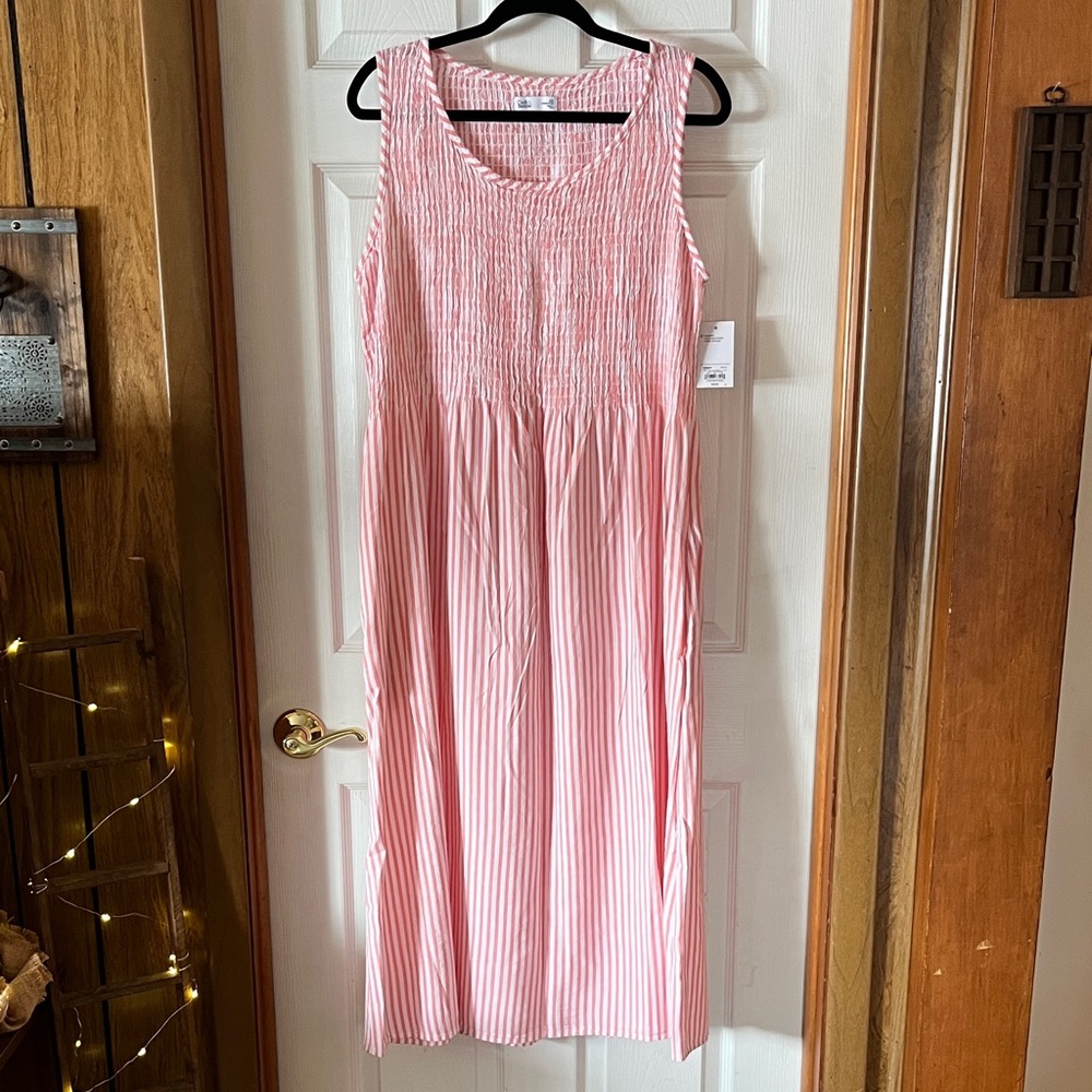 NWT Croft & Barrow (Kohl’s) Smocked Midi Dress